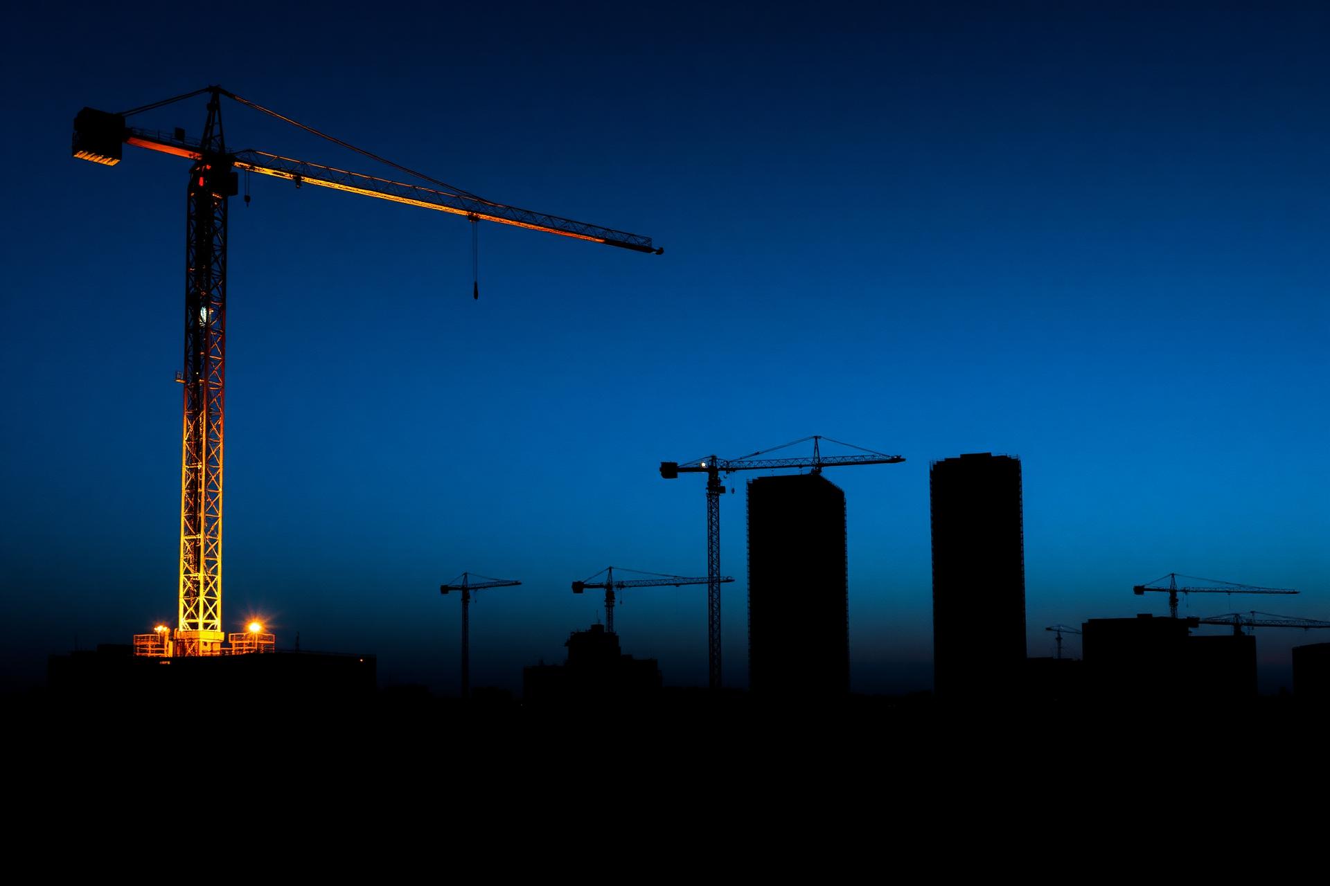 Elevador de construcción en obra